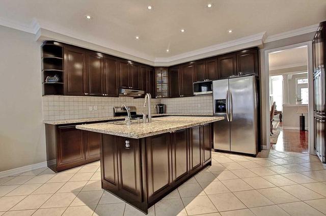 9 Hellyer Ave, House detached with 4 bedrooms, 5 bathrooms and 4 parking in Brampton ON | Image 9