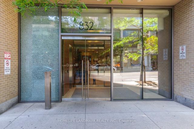 3105 - 832 Bay St, Condo with 2 bedrooms, 2 bathrooms and 1 parking in Toronto ON | Image 16