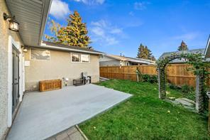 8019 Huntwick Cres Ne, House detached with 4 bedrooms, 2 bathrooms and 2 parking in Calgary AB | Image 24