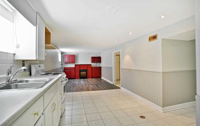 909 Islington Ave, House detached with 2 bedrooms, 2 bathrooms and 3 parking in Etobicoke ON | Image 13