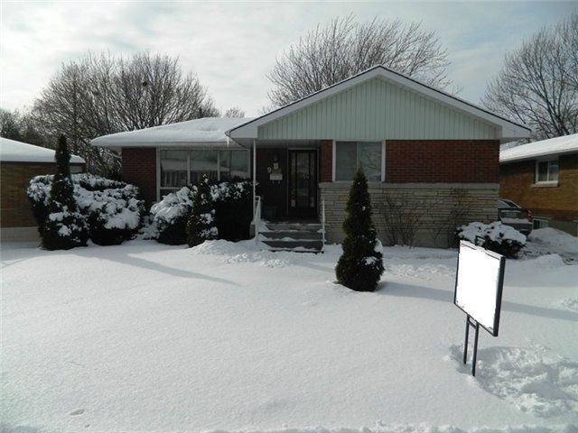 9 Hillgarden Rd, House detached with 3 bedrooms, 2 bathrooms and 4 parking in Saint Catharines ON | Image 1