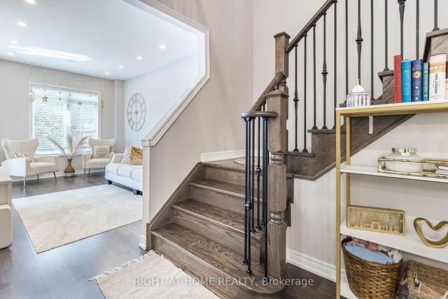 3271 Stoney Cres, House semidetached with 4 bedrooms, 4 bathrooms and 3 parking in Mississauga ON | Image 7