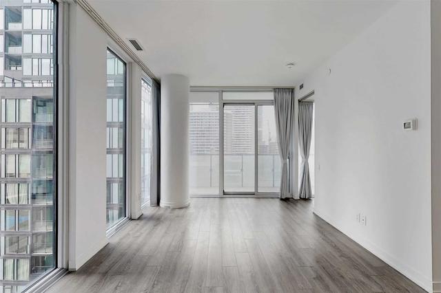 909 - 28 Wellesley St E, Condo with 2 bedrooms, 1 bathrooms and 0 parking in Toronto ON | Image 9