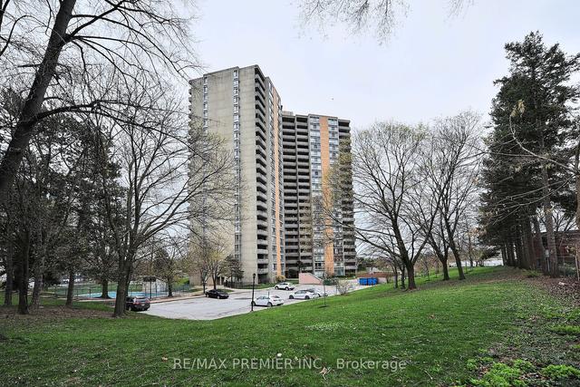 1901 - 10 Martha Eaton Way, Condo with 2 bedrooms, 2 bathrooms and 2 parking in North York ON | Image 21