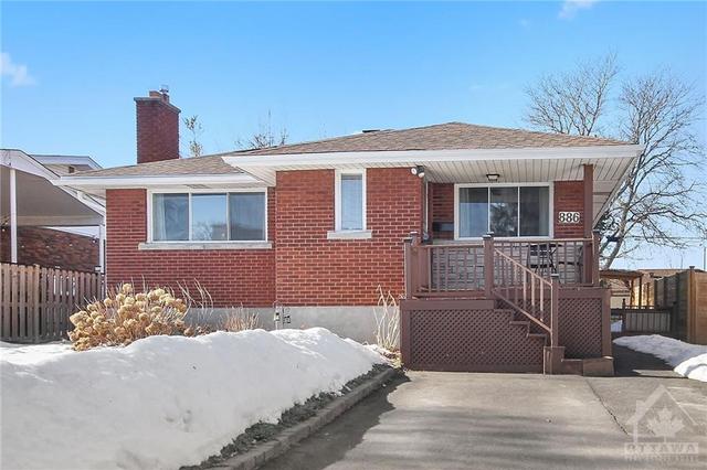 886 Duberry St, House detached with 3 bedrooms, 1 bathrooms and 6 parking in Ottawa ON | Image 1