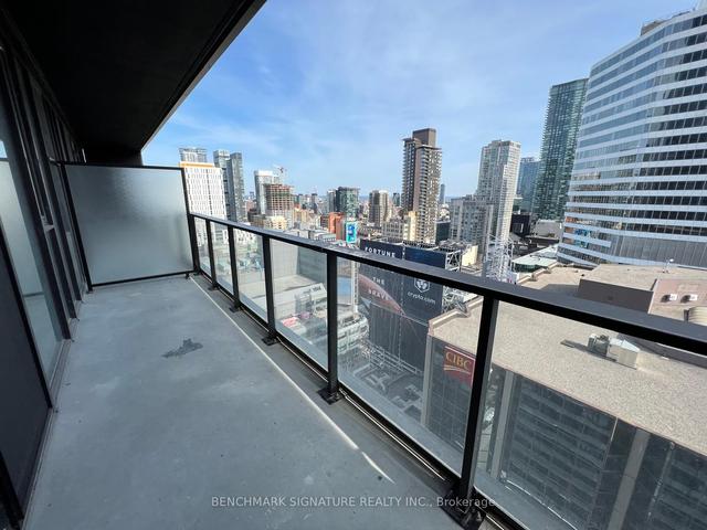2104 - 20 Edward St, Condo with 1 bedrooms, 1 bathrooms and 0 parking in Toronto ON | Image 2