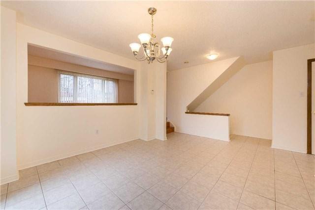 MAIN - 1021 Blairholm Ave, House semidetached with 3 bedrooms, 2 bathrooms and 3 parking in Mississauga ON | Image 11