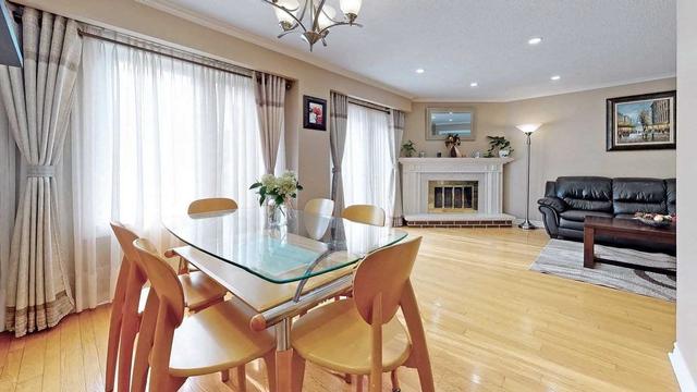 884 Thistle Down Cir, House detached with 3 bedrooms, 3 bathrooms and 5 parking in Mississauga ON | Image 37