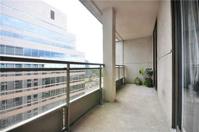 PH-211 - 260 Doris Ave, Condo with 1 bedrooms, 1 bathrooms and 1 parking in North York ON | Image 8