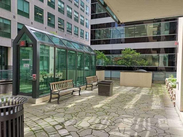 PH1 - 263 Wellington St W, Condo with 1 bedrooms, 1 bathrooms and 1 parking in Toronto ON | Image 18