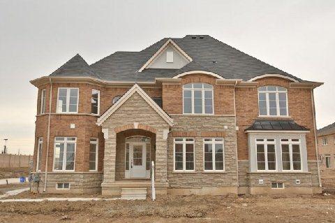909 Transom Cres, House attached with 4 bedrooms, 3 bathrooms and 2 parking in Milton ON | Image 1