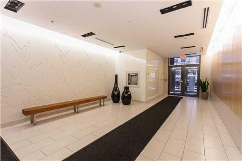 PH2 - 127 Queen St W, Condo with 2 bedrooms, 3 bathrooms and 2 parking in Toronto ON | Image 3