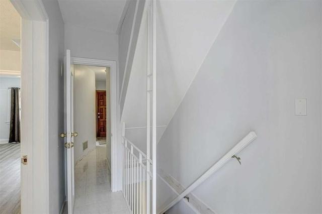 MAIN - 1822 Dufferin St, House detached with 2 bedrooms, 1 bathrooms and 0 parking in Toronto ON | Image 6