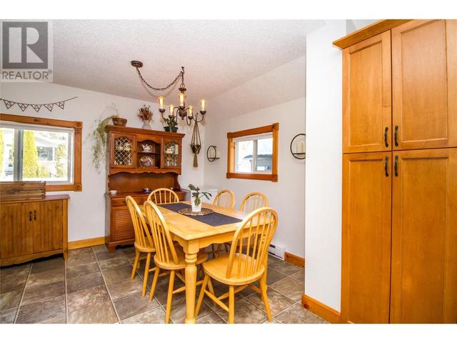 1408 Third St W, House detached with 2 bedrooms, 1 bathrooms and 1 parking in Revelstoke BC | Image 10