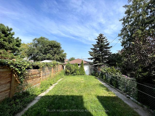 MAIN - 232 Ryding Ave, House detached with 2 bedrooms, 1 bathrooms and 0 parking in Toronto ON | Image 8