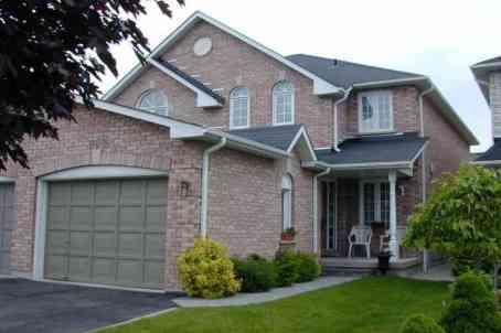 909 Applecroft Cir, House semidetached with 3 bedrooms, 3 bathrooms and 1 parking in Mississauga ON | Image 1