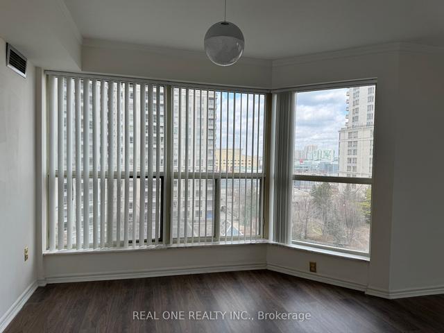 909 - 325 Webb Dr, Condo with 2 bedrooms, 2 bathrooms and 1 parking in Mississauga ON | Image 18