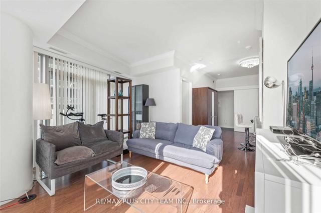 804 - 12 York St, Condo with 3 bedrooms, 2 bathrooms and 1 parking in Toronto ON | Image 12