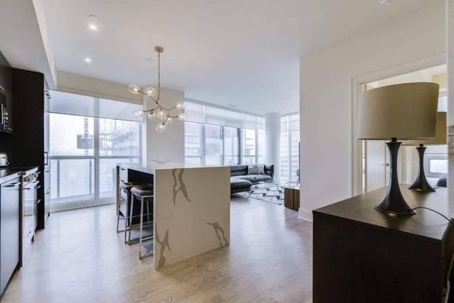 PH1 - 30 Roehampton Ave, Condo with 2 bedrooms, 2 bathrooms and 1 parking in Toronto ON | Image 7