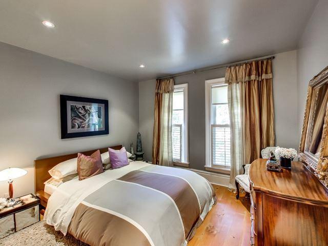 MAIN - 205 Seaton St, House semidetached with 4 bedrooms, 2 bathrooms and 1 parking in Toronto ON | Image 12