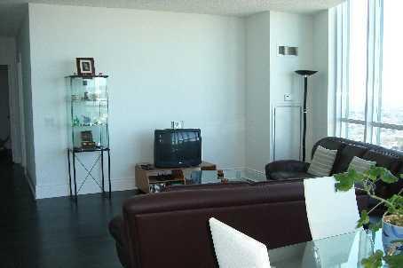 PH-19 - 25 Greenview Ave, Condo with 2 bedrooms, 2 bathrooms and 1 parking in North York ON | Image 3