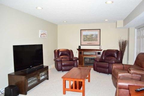 886 Nantyr Dr, House detached with 2 bedrooms, 3 bathrooms and 4 parking in Innisfil ON | Image 8