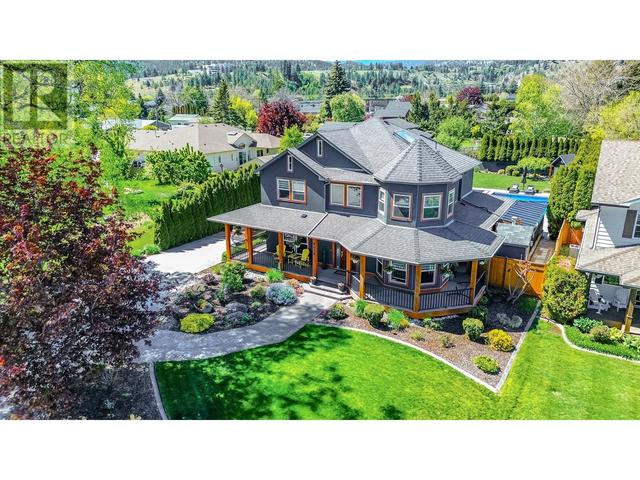 6016 Nixon Rd, House detached with 4 bedrooms, 3 bathrooms and 6 parking in Summerland BC | Image 2
