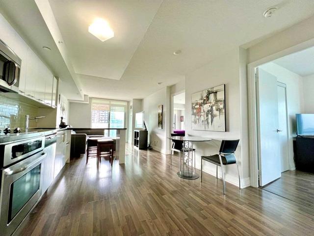 909E - 555 Wilson Ave, Condo with 2 bedrooms, 2 bathrooms and 1 parking in North York ON | Image 25