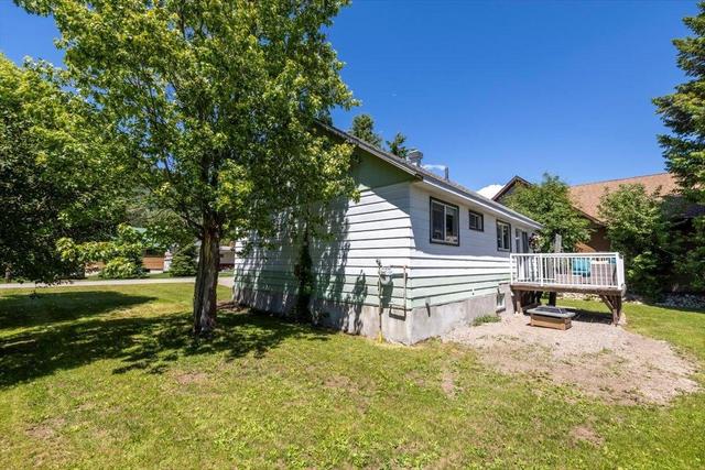 1022 10th Ave, House detached with 3 bedrooms, 1 bathrooms and 4 parking in Fernie BC | Image 48