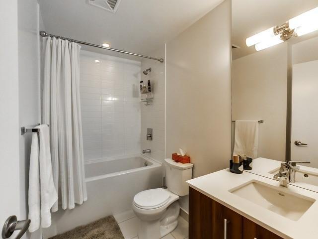 PH04 - 32 Camden St, Condo with 2 bedrooms, 2 bathrooms and 1 parking in Toronto ON | Image 9