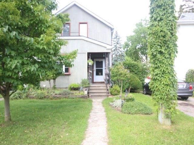90 Barrie St, House detached with 3 bedrooms, 2 bathrooms and 2 parking in Cambridge ON | Image 3
