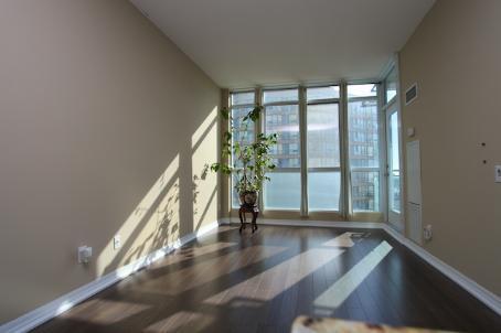 909 - 225 Webb Dr, Condo with 1 bedrooms, 2 bathrooms and 1 parking in Mississauga ON | Image 2