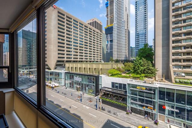 703 - 1166 Bay St, Condo with 2 bedrooms, 2 bathrooms and 1 parking in Toronto ON | Image 31