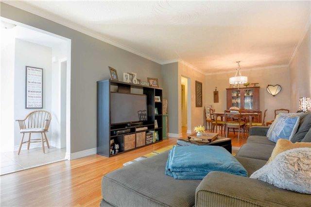 MAIN - 132 Grandravine Dr, House semidetached with 3 bedrooms, 1 bathrooms and 2 parking in North York ON | Image 2