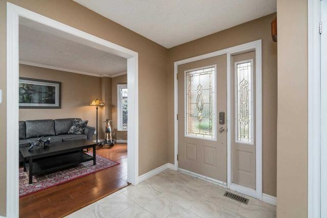 9 Iris Cres, House detached with 4 bedrooms, 3 bathrooms and 6 parking in Brampton ON | Image 34