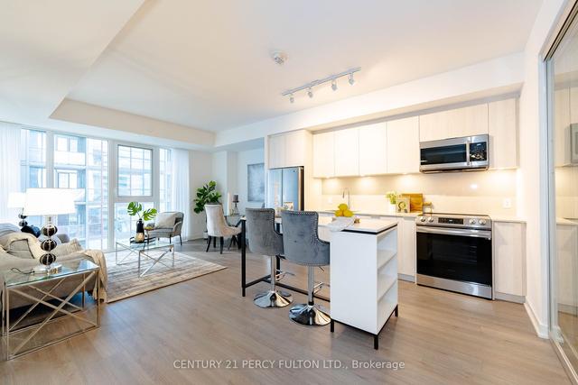 1809 - 357 King St W, Condo with 3 bedrooms, 2 bathrooms and 0 parking in Toronto ON | Image 4