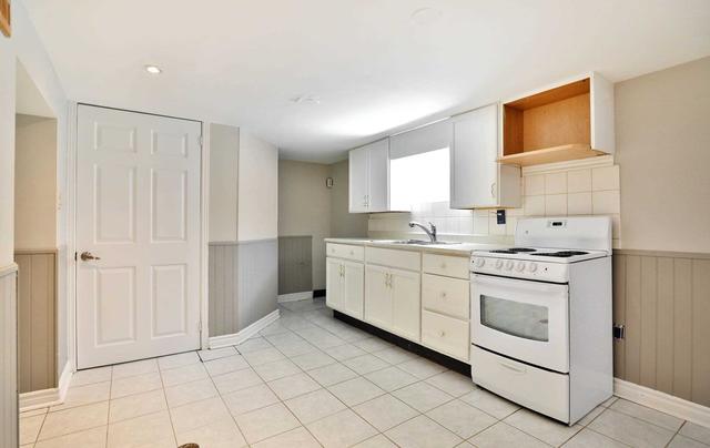 909 Islington Ave, House detached with 2 bedrooms, 2 bathrooms and 3 parking in Etobicoke ON | Image 11