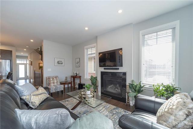 340 Kilspindie Ridge, Townhouse with 3 bedrooms, 4 bathrooms and 2 parking in Ottawa ON | Image 10