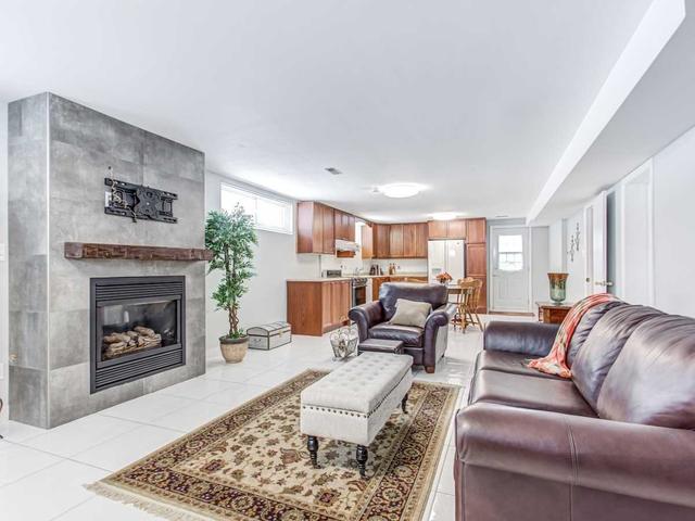 9 Krieger Cres, House detached with 4 bedrooms, 3 bathrooms and 5 parking in North York ON | Image 14