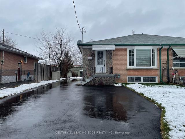 MAIN - 137 Raylawn Cres, House semidetached with 3 bedrooms, 1 bathrooms and 3 parking in Georgetown ON | Image 1