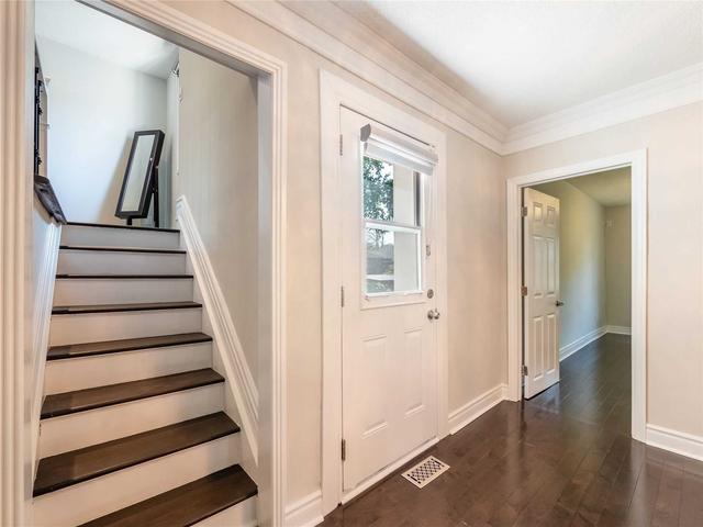 MAIN - 202 Renforth Dr, House detached with 3 bedrooms, 2 bathrooms and 2 parking in Etobicoke ON | Image 9