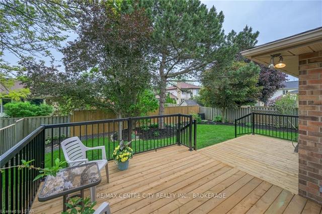 10 Mountainview Cres, House detached with 4 bedrooms, 3 bathrooms and 4 parking in London ON | Image 34