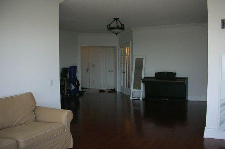 PH03 - 8 Mckee Ave, Condo with 3 bedrooms, 2 bathrooms and 2 parking in North York ON | Image 8