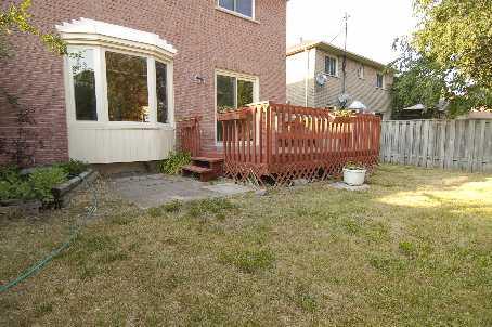 9 Halfmoon Sq, House detached with 3 bedrooms, 4 bathrooms and 4 parking in Toronto ON | Image 8