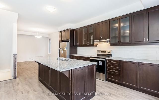 67 Keppel Cir, House attached with 3 bedrooms, 3 bathrooms and 3 parking in Brampton ON | Image 10