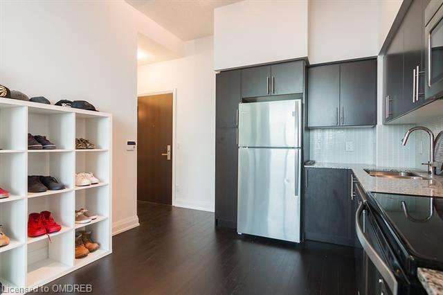 PH-12 - 65 Speers Rd, Condo with 1 bedrooms, 1 bathrooms and 1 parking in Oakville ON | Image 12