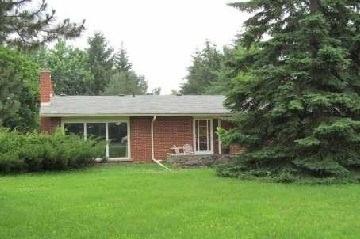 908 Rossland Rd E, House detached with 3 bedrooms, 2 bathrooms and 2 parking in Whitby ON | Image 2