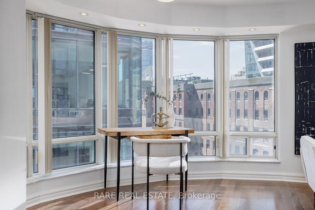 1003 - 33 University Ave, Condo with 2 bedrooms, 2 bathrooms and 1 parking in Toronto ON | Image 9
