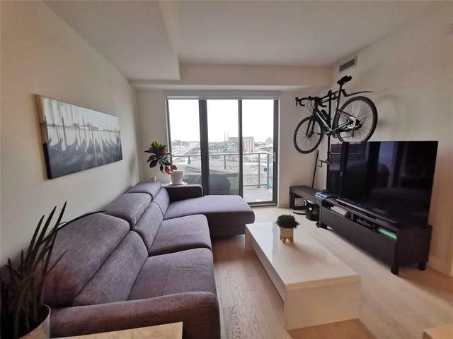909 - 12 Bonnycastle St, Condo with 1 bedrooms, 2 bathrooms and 0 parking in Toronto ON | Image 2