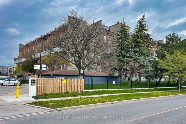 255 - 10 Eddystone Ave, Townhouse with 3 bedrooms, 2 bathrooms and 1 parking in North York ON | Image 27